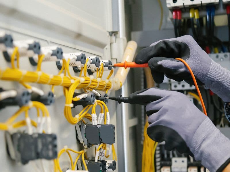 Warum die Prüfung elektrischer Anlagen ein fester Bestandteil des Wartungsplans sein sollte