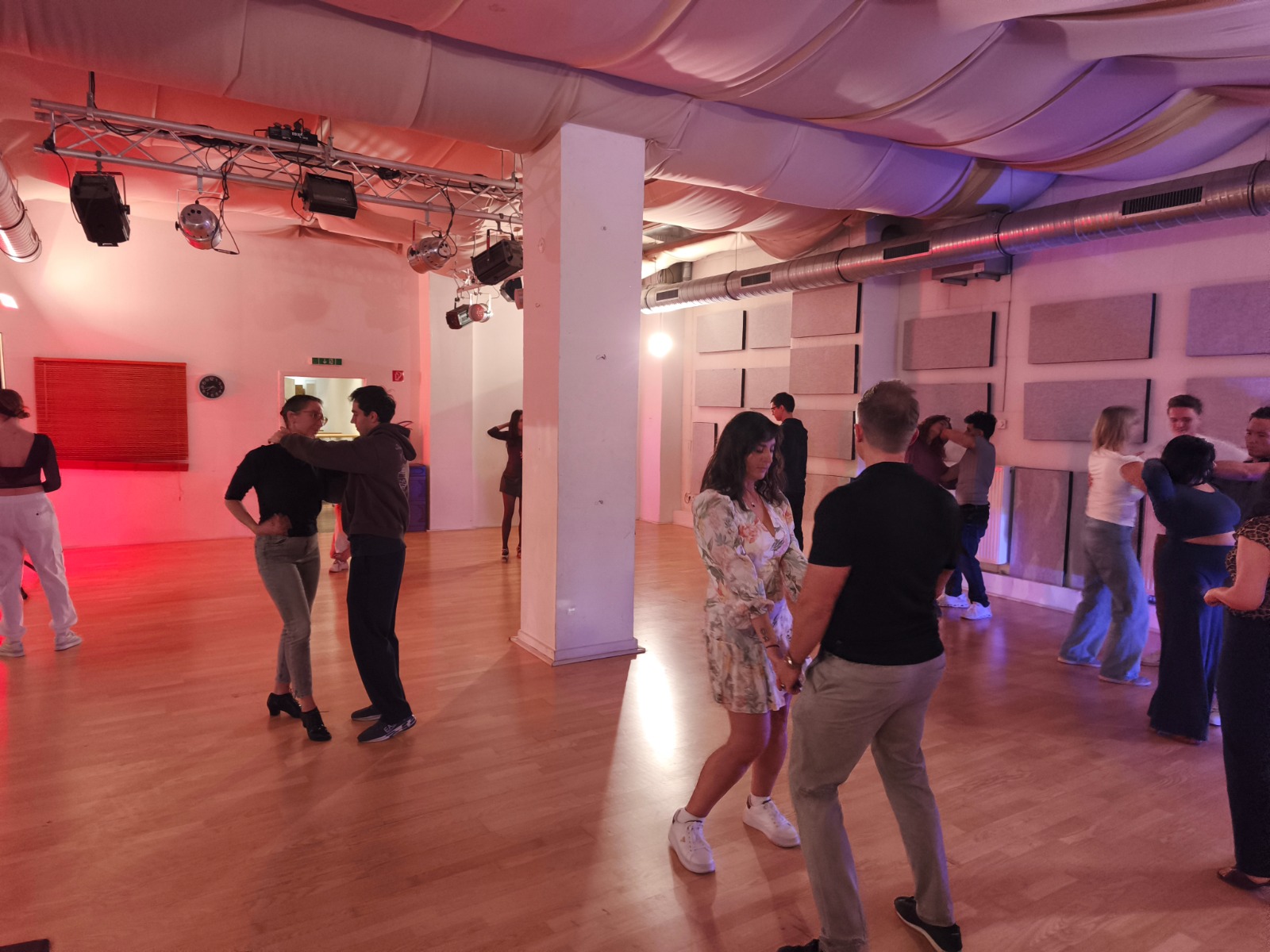 Deine Tanzreise beginnt mit bachata kurse koeln in Köln
