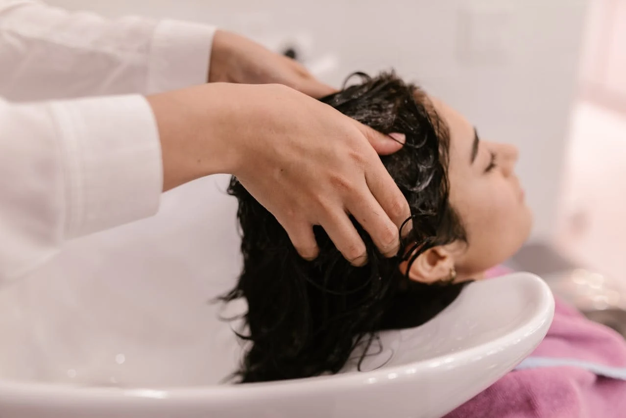 Warum ein hochwertiges Friseur Waschbecken den Unterschied macht